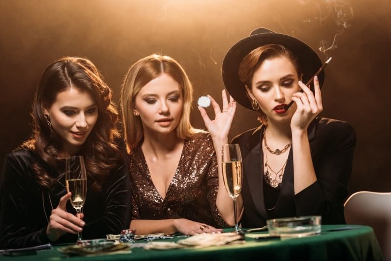 Panel taruhan dan fitur chat interaktif Panel taruhan dan chat di Live Blackjack